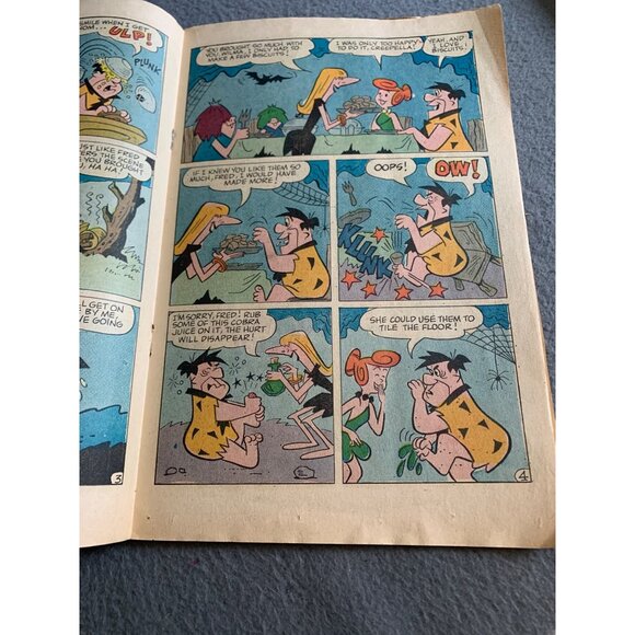 The Flintstones And Pebbles Comic #2  Hanna-Barbera July 1970 - Picture 4 of 4